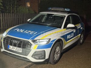 NABBURG - 🍾 Flaschen-Attacke am Dienstag (19.08.2025) eskalierte! Täter (40) sprang zur Flucht in die Naab - Wasserwacht holte ihn raus! 🏊