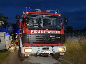 WINDORF - 🔥 Fahrzeugbrand am Samstag (09.08.2025) auf A94! BMW aus Ungarn gerät in Flammen - Feuerwehr verhindert Vollbrand! 🚒