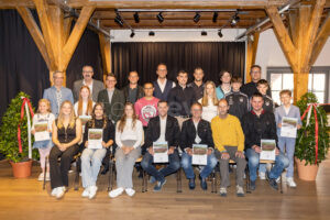 NÖRDLINGEN - 🏆 Sportlerehrung in der Alten Schranne! Europameister Christian Bold trägt sich ins Goldene Buch ein - zahlreiche Ehrungen! 🥇