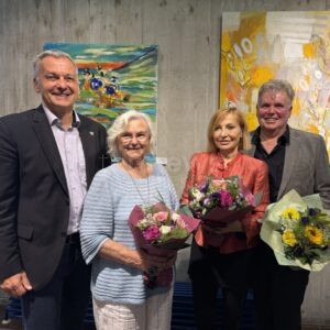 NEUFAHRN BEI FREISING - 🖼️ ANELMA-Ausstellung eröffnet: Kunst voller Lebendigkeit und Dynamik bis 10. September im Rathaus erleben! 🎨