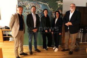 PASSAU - 👩‍🏫 Neues Schulleitungsteam der Grundschule Grubweg seit 1. August im Amt: Martina Zitzelsberger und Laura Jonas starten ins Schuljahr 2025/2026! 🏫