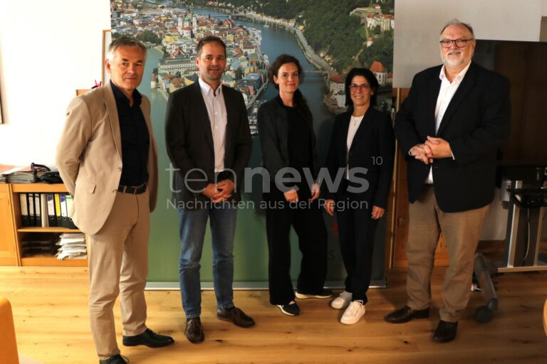 PASSAU - 👩‍🏫 Neues Schulleitungsteam der Grundschule Grubweg seit 1. August im Amt: Martina Zitzelsberger und Laura Jonas starten ins Schuljahr 2025/2026! 🏫