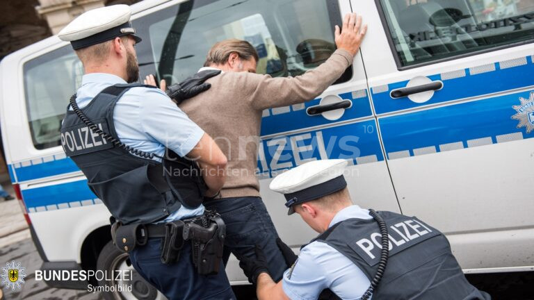 MARKT SCHWABEN - 🚆 Angriff in der Regionalbahn RB40 am Donnerstag (07.08.2025): 36-Jähriger schlägt auf Mitreisenden ein – Festnahme am Hauptbahnhof. 🚨
