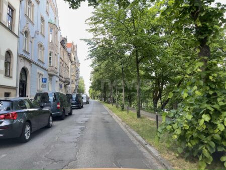BAMBERG - 🚧 Fahrbahnsanierung am Heinrichsdamm ab Montag (04.08.2025): Vollsperrung bis 19. August, Umleitungen und geänderter Busverkehr! 🚌