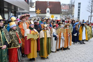 AUGSBURG - ⭐ Sternsinger sammeln Rekord-Summe! Über 3,6 Millionen Euro für Kinder in Not - Bistum Augsburg bayernweit auf Platz 1! 👑