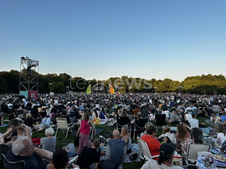 NÜRNBERG - 🎶 Über 135.000 Gäste beim Klassik Open Air 2025: Musik, Gemeinschaft und Sommerstimmung im Luitpoldhain – nächster Termin Sonntag (26.07.2026)! 🌳