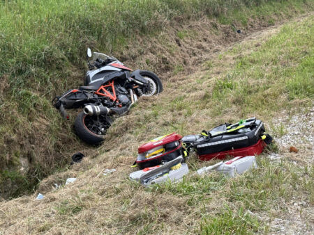 PFAFFENHOFEN AN DER ILM - 🏍️ Schwerer Unfall am Samstag (16.08.2025) auf berüchtigtem Schönthaler Berg! Motorradfahrer stürzt nach Überholmanöver! 🚁