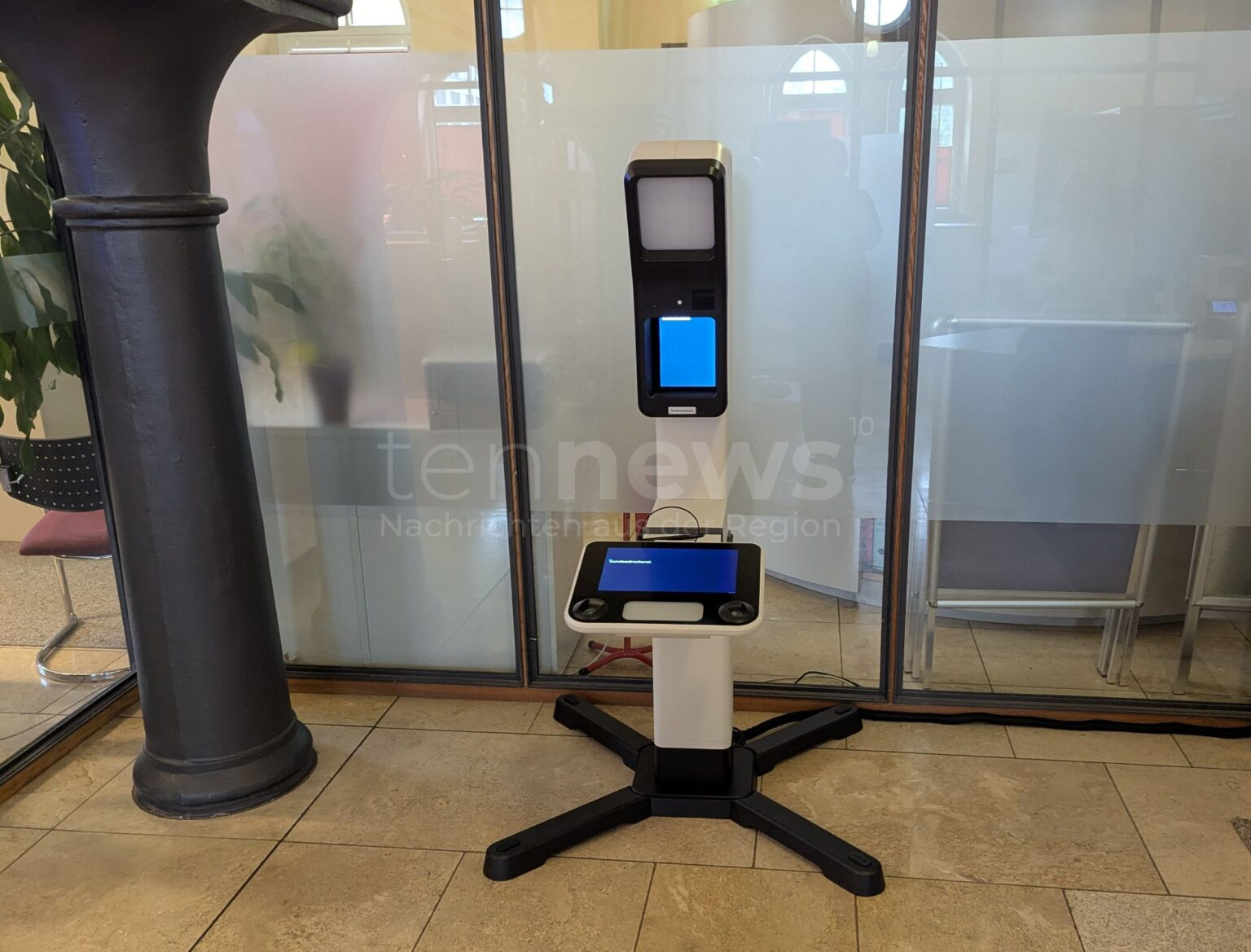 PFAFFENHOFEN AN DER ILM - 📸 Passbilder ab sofort direkt im Bürgerbüro! Neues Fotoaufnahmegerät für 6 Euro - digitaler Service gestartet! 🆔