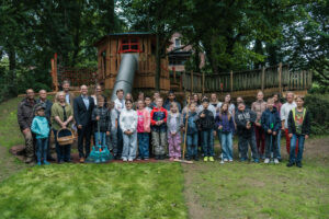 BAD KISSINGEN - 🛝 Spielplatz Kapellenstraße nach Sanierung wieder offen: Neue Geräte, frischer Rollrasen und noch mehr Spielspaß für Kinder und Familien! 🌳