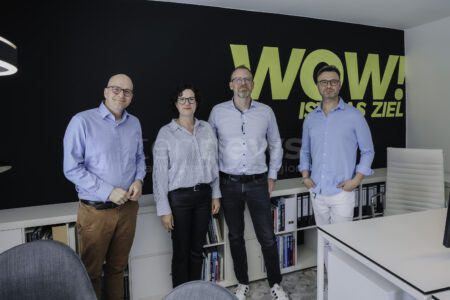 GARITZ - 🎨 20 Jahre Kreativagentur "einseinsvier"! OB Dr. Vogel besuchte das Design-Unternehmen in alter Metzgerei! 🏢
