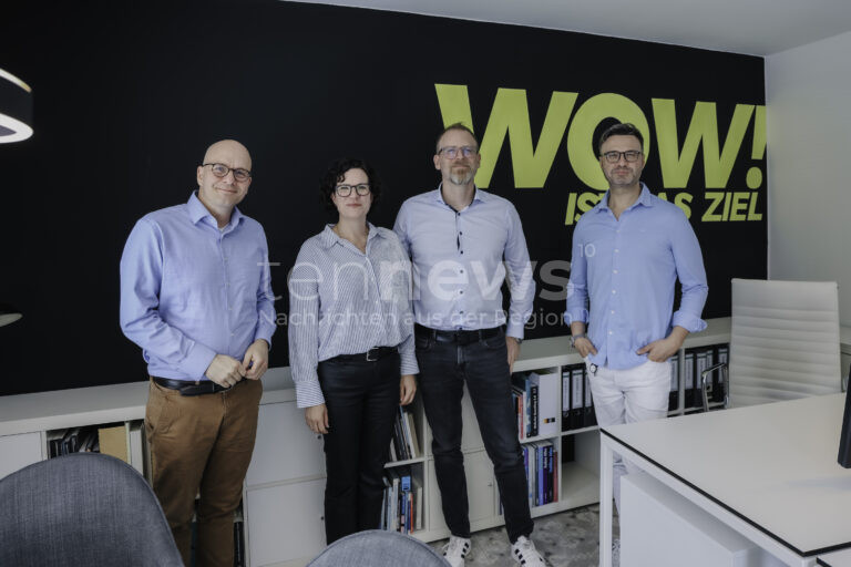 GARITZ - 🎨 20 Jahre Kreativagentur "einseinsvier"! OB Dr. Vogel besuchte das Design-Unternehmen in alter Metzgerei! 🏢
