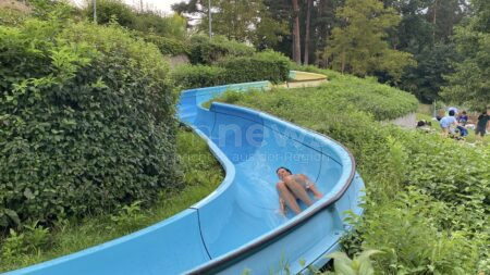 LAUF AN DER PEGNITZ - 🏊 Erste "School's Out Party" im Freibad war voller Erfolg! 85 Teilnehmer beim "Rutschinator"-Wettbewerb! 🎉