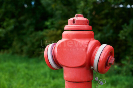 BURGHEIM - 💧 Hydrant in der Nacht von Dienstag auf Mittwoch (05./06.08.2025) beschädigt! Jugendliche reißen ihn aus Verankerung - 500 Euro Schaden! 👮