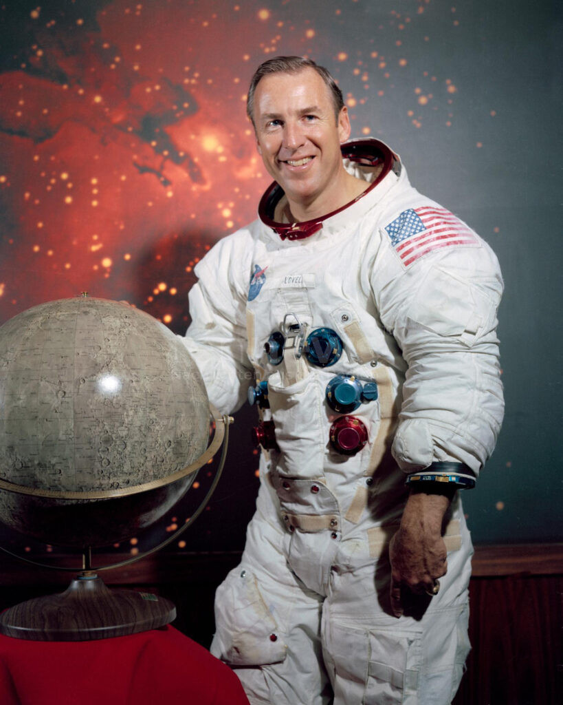 LAKE FOREST - 🚀 NASA-Nachruf am Freitag (08.08.2025): Legendärer Astronaut Jim Lovell am Mittwoch gestorben! Apollo-13-Kommandant wurde 97 Jahre alt! 🌙