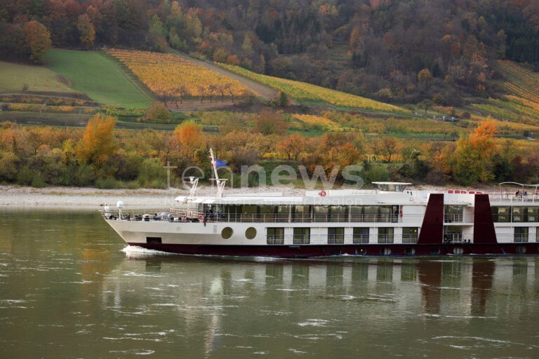 PASSAU - 🚢 Kreuzfahrtschiff am Dienstag (20.08.2025) mit Umwelt-Verstoß erwischt! Dreckiges Abwasser in Donau geleitet - Kläranlage gestoppt! 🌊