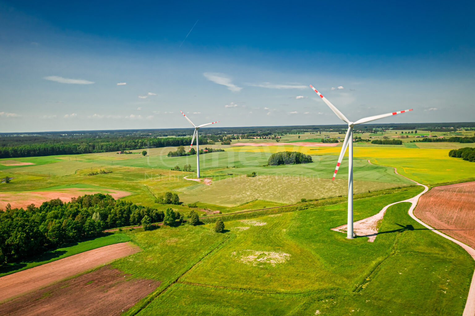 MÜNCHEN - ⚡ Aiwanger präsentiert am Dienstag (12.08.2025) Halbjahresbilanz bei Windkraft: 743 Anträge in sechs Monaten - mehr als drei Vorjahre zusammen! 🌪️