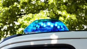 PENZBERG – 💸 Trickbetrüger ergaunern am Mittwoch (19.03.2025) 100 Euro mit Wechselmasche. Polizei bittet um Hinweise auf das Duo! 🚨