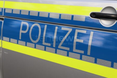 REICHLING - 🏗️ Vier Aktivisten klettern am Donnerstag (04.09.2025) auf 40 Meter hohen Bohrturm! Spezialkräfte holen sie runter! 👮‍♀️