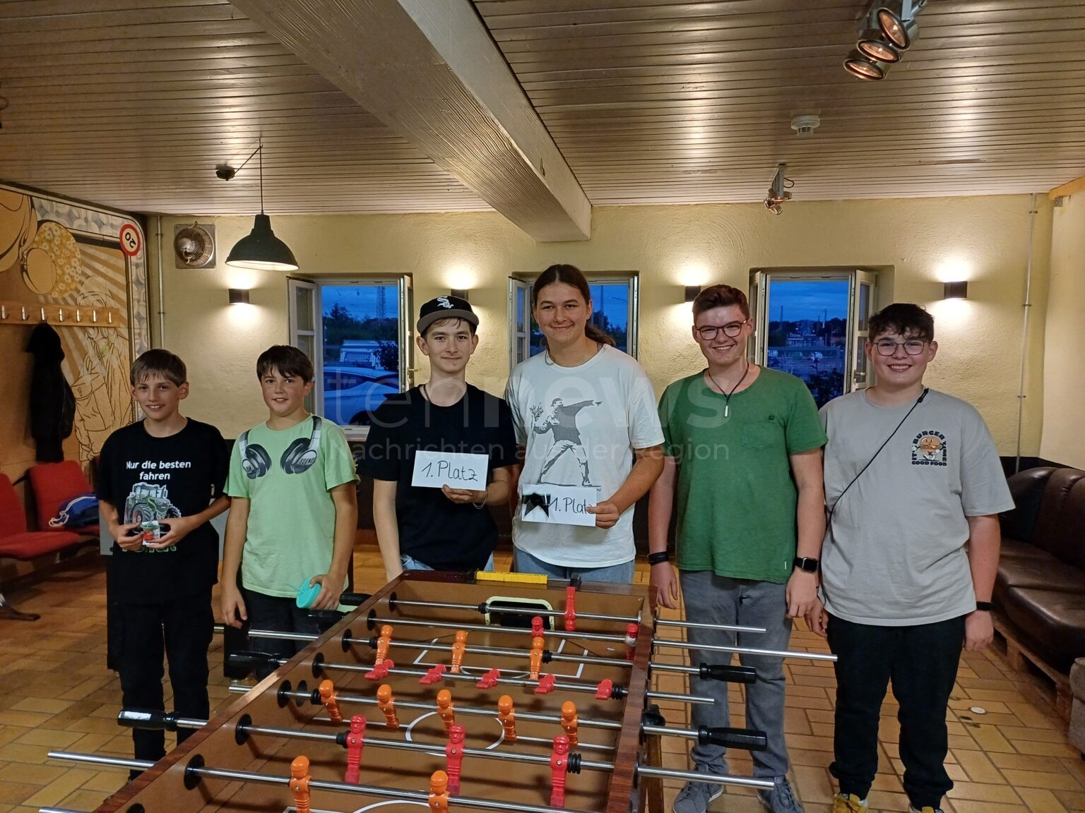 NÖRDLINGEN - ⚽ Spannendes Kickerturnier bereits am Montag (02.09.2025) im Jugendzentrum! 16 Teams kämpften um den Sieg - Stadt ehrt Sieger! 🏆
