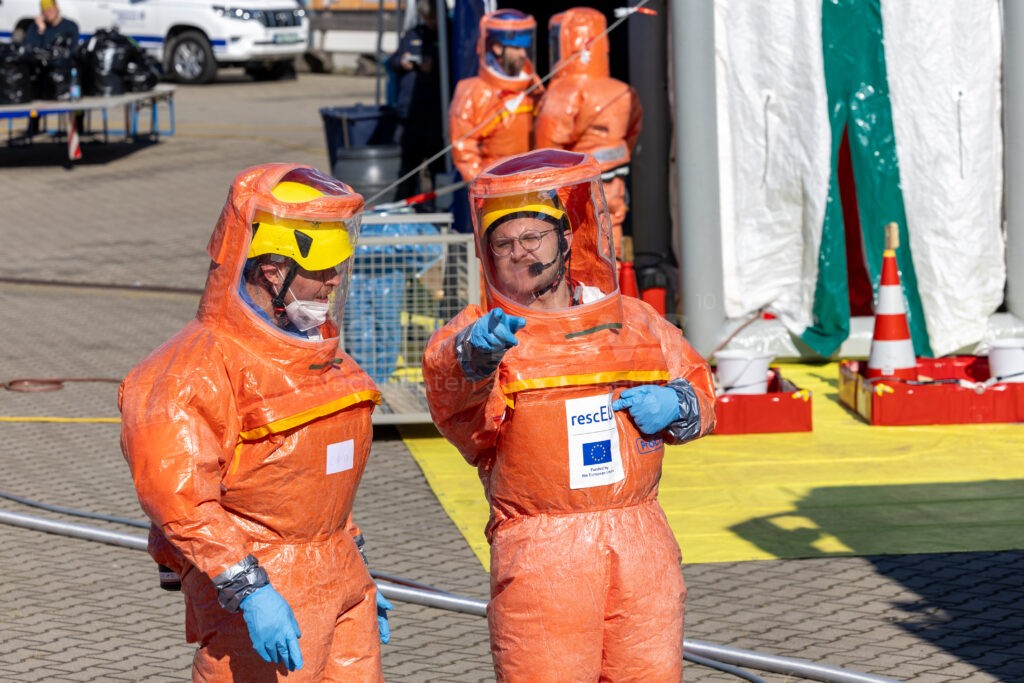 EISENHÜTTENSTADT - 🚨 Über 70 THW-Helfer üben CBRN-Ernstfall mit polnischer Feuerwehr! Drei Tage Training für chemische, biologische und nukleare Gefahren! ⚠️