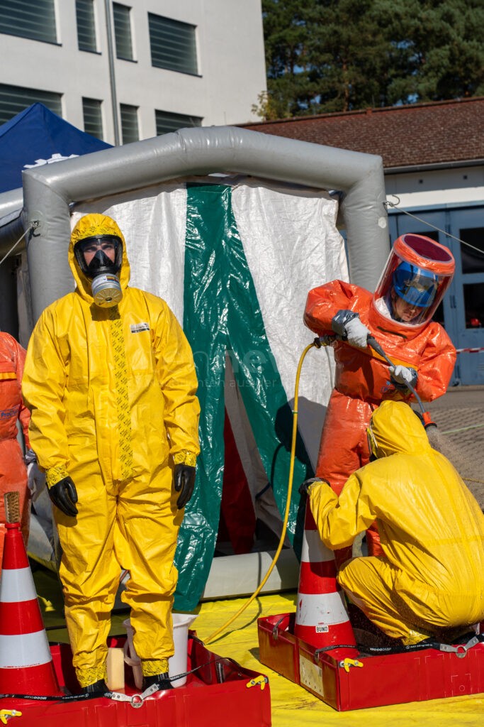 EISENHÜTTENSTADT - 🚨 Über 70 THW-Helfer üben CBRN-Ernstfall mit polnischer Feuerwehr! Drei Tage Training für chemische, biologische und nukleare Gefahren! ⚠️