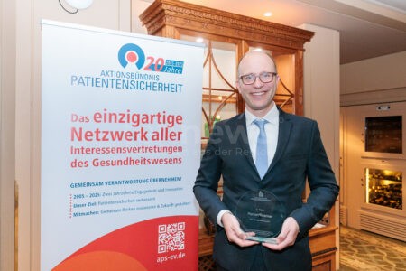 FILDERSTADT - 🚁 DRF Luftrettung mit Preis für Patientensicherheit ausgezeichnet: Innovatives Risikomanagement-System ERC stärkt Sicherheit im Klinikalltag! 🏥
