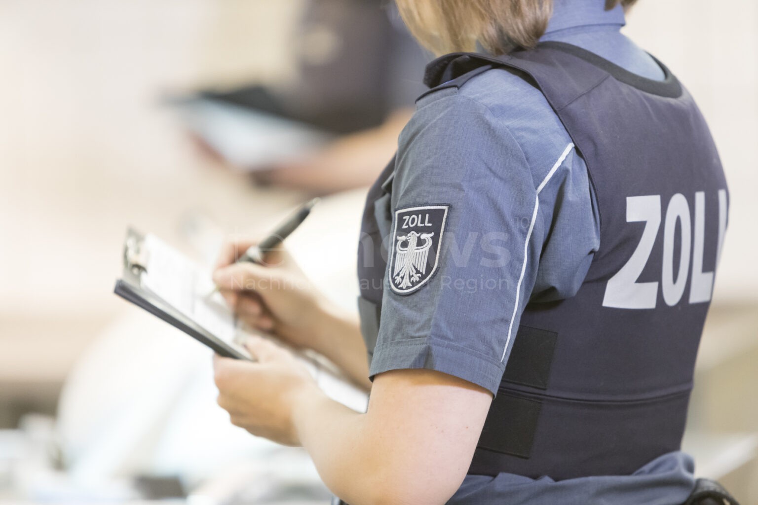 🚔 LANDSHUT - Zoll-Razzia gegen Schwarzarbeit am Freitag (19.09.2025)! 20 Ordnungswidrigkeiten in Gastronomie und Hotellerie aufgedeckt! 💰