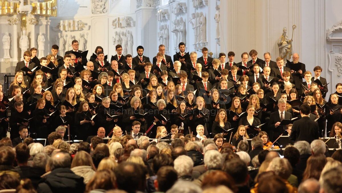 Würzburg: Herbstkonzert „Lobgesang“ im Kiliansdom - Mendelssohn, Schubert und Hummel live erleben - tennews WÜRZBURG - 🎼 Herbstkonzert „Lobgesang“ im Kiliansdom am (19.10.2025) - Mendelssohn, Schubert, Hummel und Tenor Clemens Bieber live erleben! 🎟️