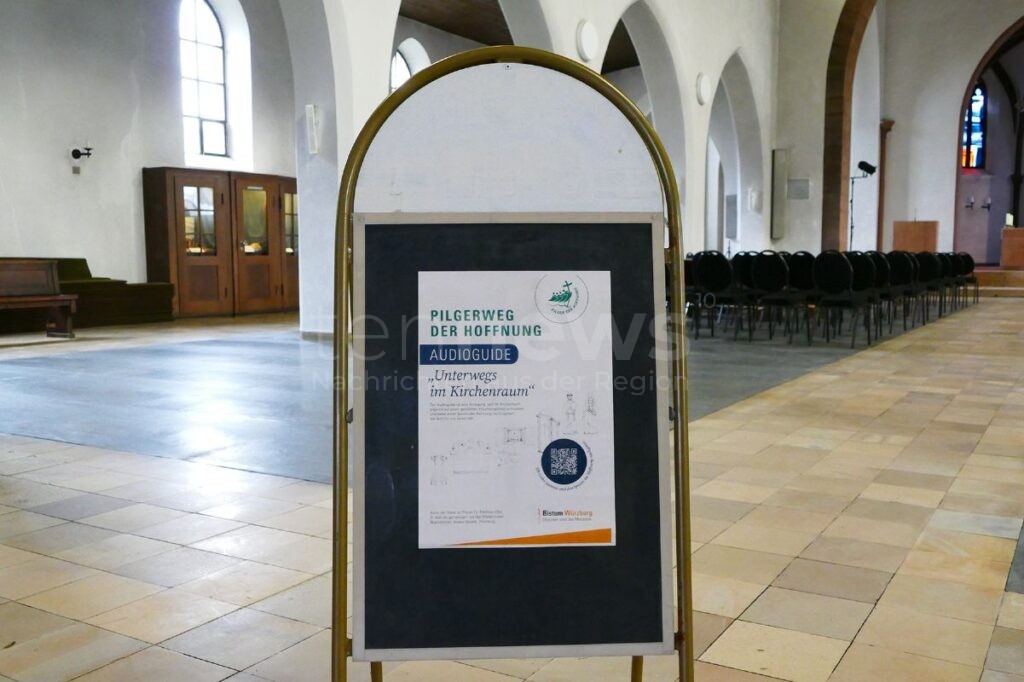 WÜRZBURG - 🙏 Neuer Audioguide „Pilgerweg der Hoffnung“: Meditative Texte für mehr als 16 Orte im Kirchenraum – jetzt als Download & QR-Code! 🎧