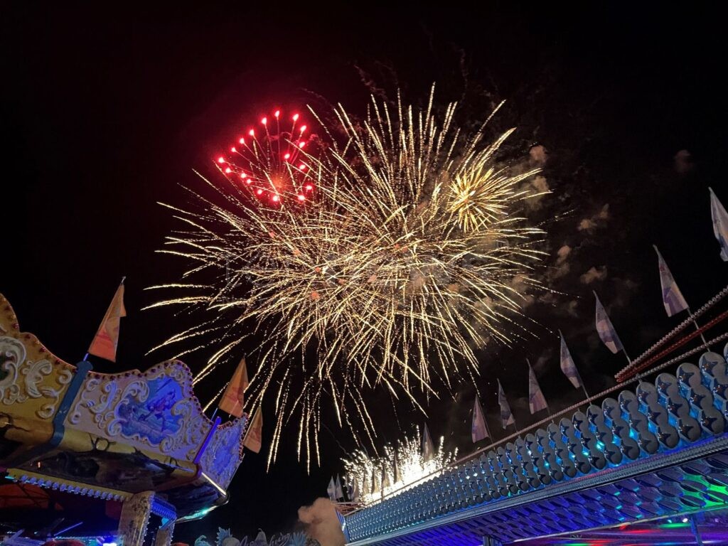 PFAFFENHOFEN AN DER ILM - 🎪 Stadt zieht Volksfest-Bilanz: Herbstwetter trübte Besucherzahlen beim 75. Jubiläumsfest, dennoch gute Stimmung! 🌧️