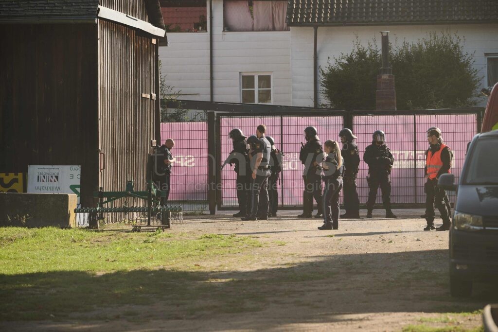Großübung im Fuchs-Park-Stadion: 350 Einsatzkräfte trainieren Amoklage-Szenario! - tennews BAMBERG - 🚨 350 Einsatzkräfte trainierten am Samstag (13.09.2025) Amoklage-Szenario! Großübung im Fuchs-Park-Stadion - Innenminister Herrman vor Ort! 🏟️
