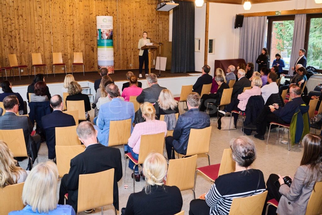 BAMBERG - 🏥 Modellprojekt "Care im Quartier" am Mittwoch (24.09.2025) gestartet! 3,1 Millionen Euro für Pflege in der Nachbarschaft! 🤝