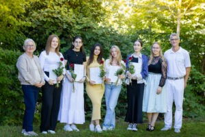 🏥 ROSENHEIM - RoMed-Auszubildende mit 23 Staatspreisen ausgezeichnet! Fatima Uspachadschijeva erreicht Traumnote 1,0 - Spitzenleistungen geehrt! 🎓