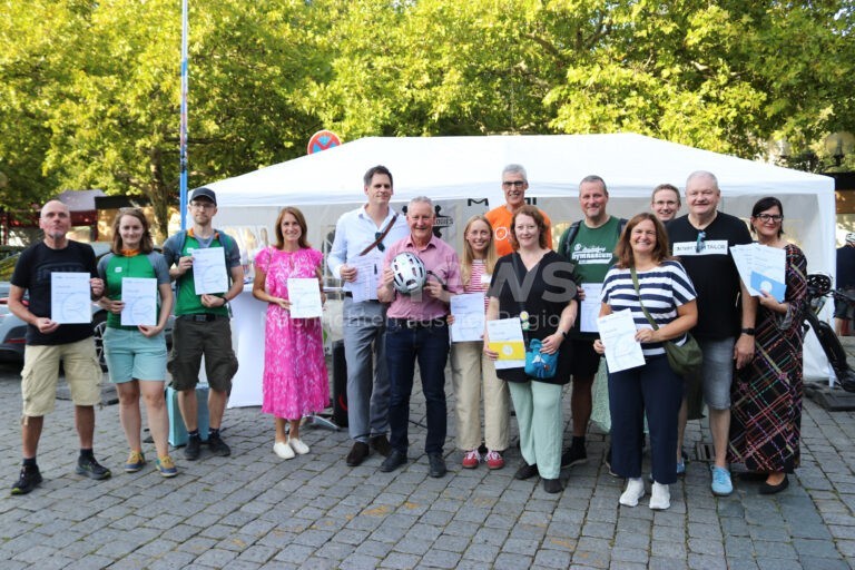 🚴 FÜRTH - STADTRADELN 2025 erfolgreich beendet! 1600 Teilnehmer erradeln 325.000 Kilometer und sparen 53 Tonnen CO2 ein! 🌱