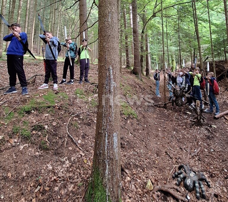 🎨 NEUMARKT IN DER OBERPFALZ - Erfolgreiches Ferienprogramm im G6! Hip-Hop Academy, Geocaching und Upcycling begeistern Jugendliche in den Ferien! 🎵