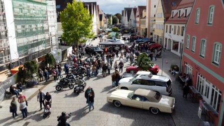 SCHROBENHAUSEN - US-Car City 2025 am Sonntag (14.09.2025) trotzt Regen ein voller Erfolg! USA-Fans pilgern nach Schrobenhausen - Oldtimer und Muscle-Cars!