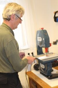 PFAFFENHOFEN AN DER ILM - 🛠️ Handwerken im Seniorenbüro: Kreatives Werken und Basteln für Ältere, kostenfrei und ohne Anmeldung, nächstes Treffen am (08.10.2025)! 👵
