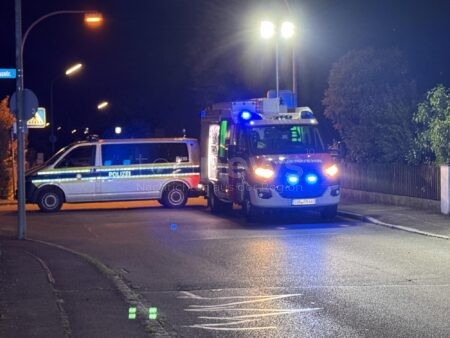 SCHROBENHAUSEN - 🚨 Polizei fahndet nach hellem SUV nach Unfallflucht am Montag (29.09.2025)! 12-Jähriger schwer verletzt in Mühlried! 🚗