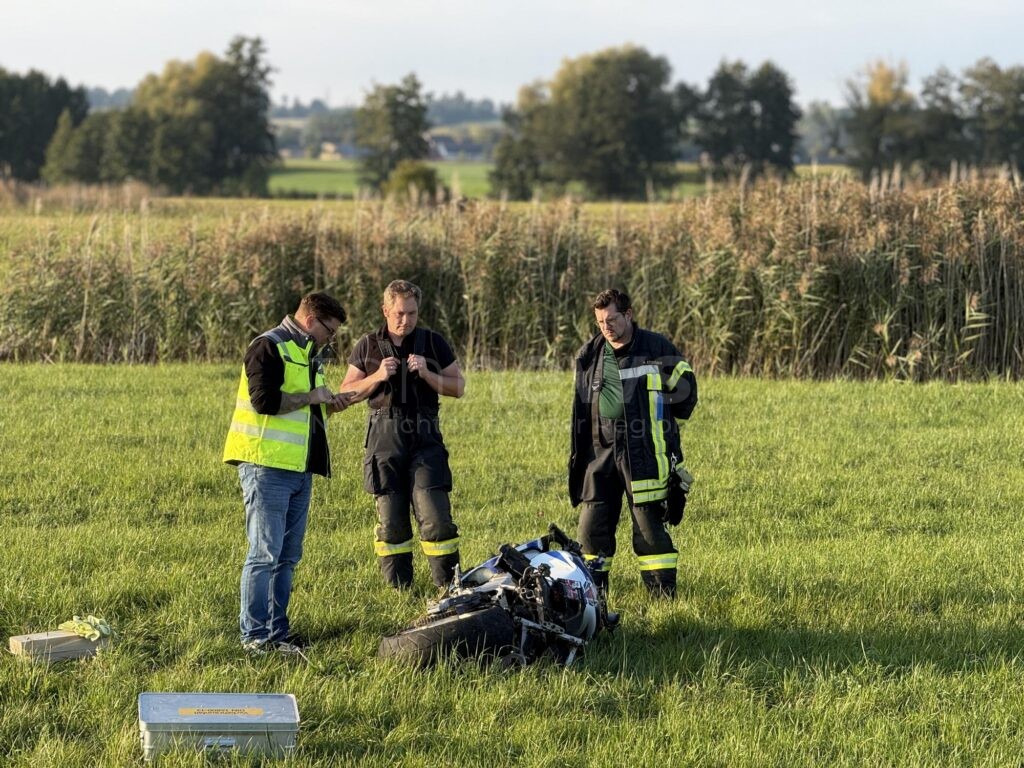 LEUTERSHAUSEN - 🏍️ Motorradfahrer (45) stirbt am Sonntag (28.09.2025) nach fatalem Überholmanöver in Doppel-S-Kurve auf der AN4! ⚠️