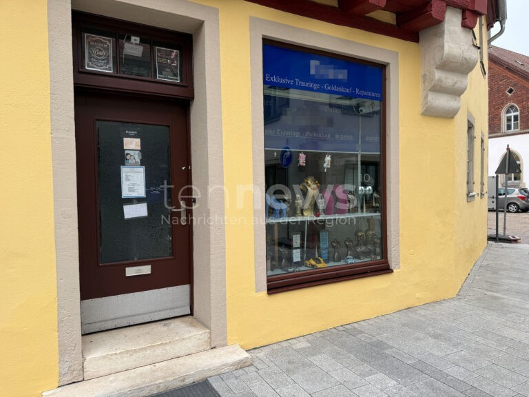 WEISSENBURG - 💎 Einbruch in der Nacht zum Samstag (27.09.2025)! Unbekannter stiehlt Schmuck im Wert von mehreren Tausend Euro aus Juwelier! 🚨