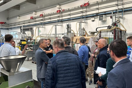 🤖 SCHWEINFURT - 30 Unternehmen lernen KI-Einsatz in der Produktion! Fraunhofer zeigt Praxisbeispiele und Forschungsprojekt "DEMoPro"! 🏭