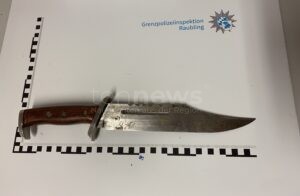 BAD FEILNBACH - Gesuchter Straftäter am Sonntag (31.08.2025) mit Kampfmesser gestoppt! 40-Jähriger sitzt in Haft!