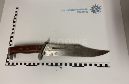 BAD FEILNBACH - Gesuchter Straftäter am Sonntag (31.08.2025) mit Kampfmesser gestoppt! 40-Jähriger sitzt in Haft!