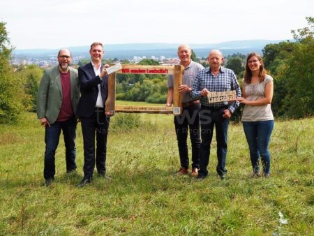 BAMBERG - 🦋 Kampagne warnt vor Kürzungen bei Landschaftspflege! Seltener Wiesenknopf-Ameisenbläuling an der Altenburg bedroht! 🌱