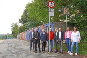 🚸 SCHWABACH - Verkehrsversuch ab 16. September 2025! Fahrverbot vor Zwieseltal-Grundschule für mehr Schulwegsicherheit! 🚗
