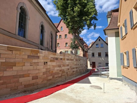 SCHWABACH - Baustelle Boxlohe in Sommerpause bis Sonntag (07.09.2025)! "Roter Teppich" für sichere Begehbarkeit verlegt!