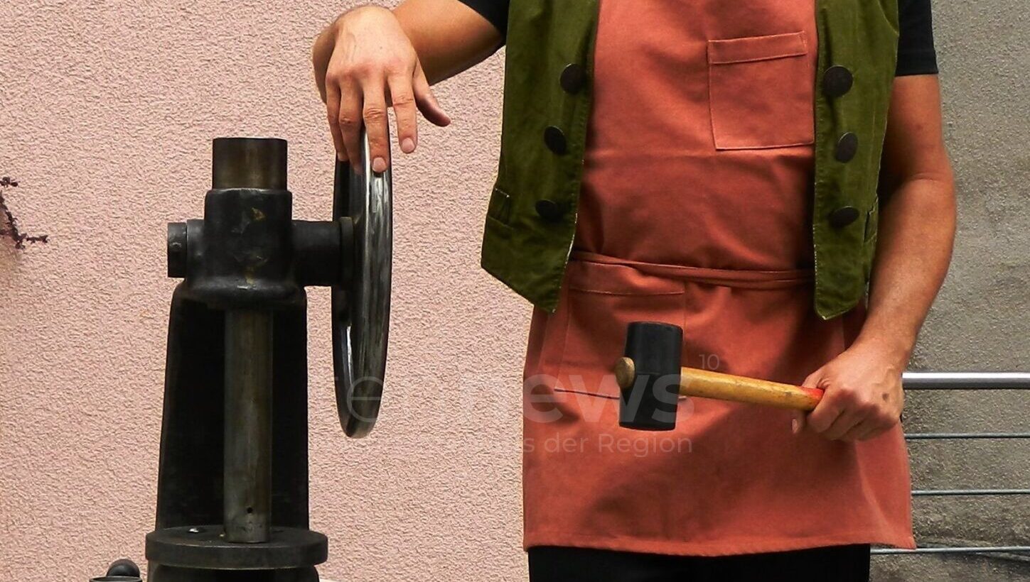 Schwabach: Stadtführung „Unterwegs mit dem Münzmeister“ - Münzprägung und Geschichte erleben - tennews SCHWABACH - 🪙 Stadtführung „Unterwegs mit dem Münzmeister“ am (05.10.2025): Münzgeschichte, Sondermedaille und Tickets vor Ort! 🏛️