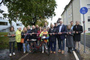 LAUF AN DER PEGNITZ - 🚴 Neuer Radweg zum Schulzentrum offiziell eingeweiht! 1,6 Millionen Euro für sichereren Schulweg investiert! 🏫