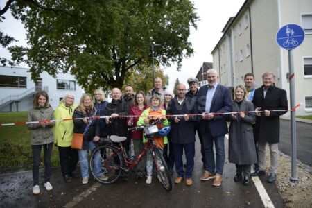 LAUF AN DER PEGNITZ - 🚴 Neuer Radweg zum Schulzentrum offiziell eingeweiht! 1,6 Millionen Euro für sichereren Schulweg investiert! 🏫