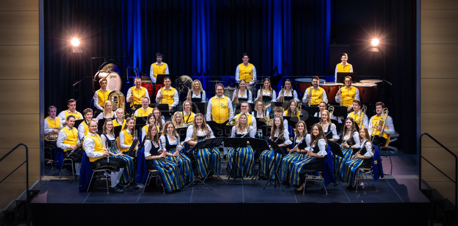 DONAUWÖRTH - 🎭 Kulturtage starten am Samstag (04.10.2025) mit festlichem Konzert! 21 Veranstaltungen bis 26. Oktober - von Kabarett bis Weltmusik! 🎵